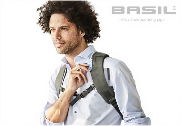Sac à dos vélo Basil B-Safe 18L Noir pratique élégant